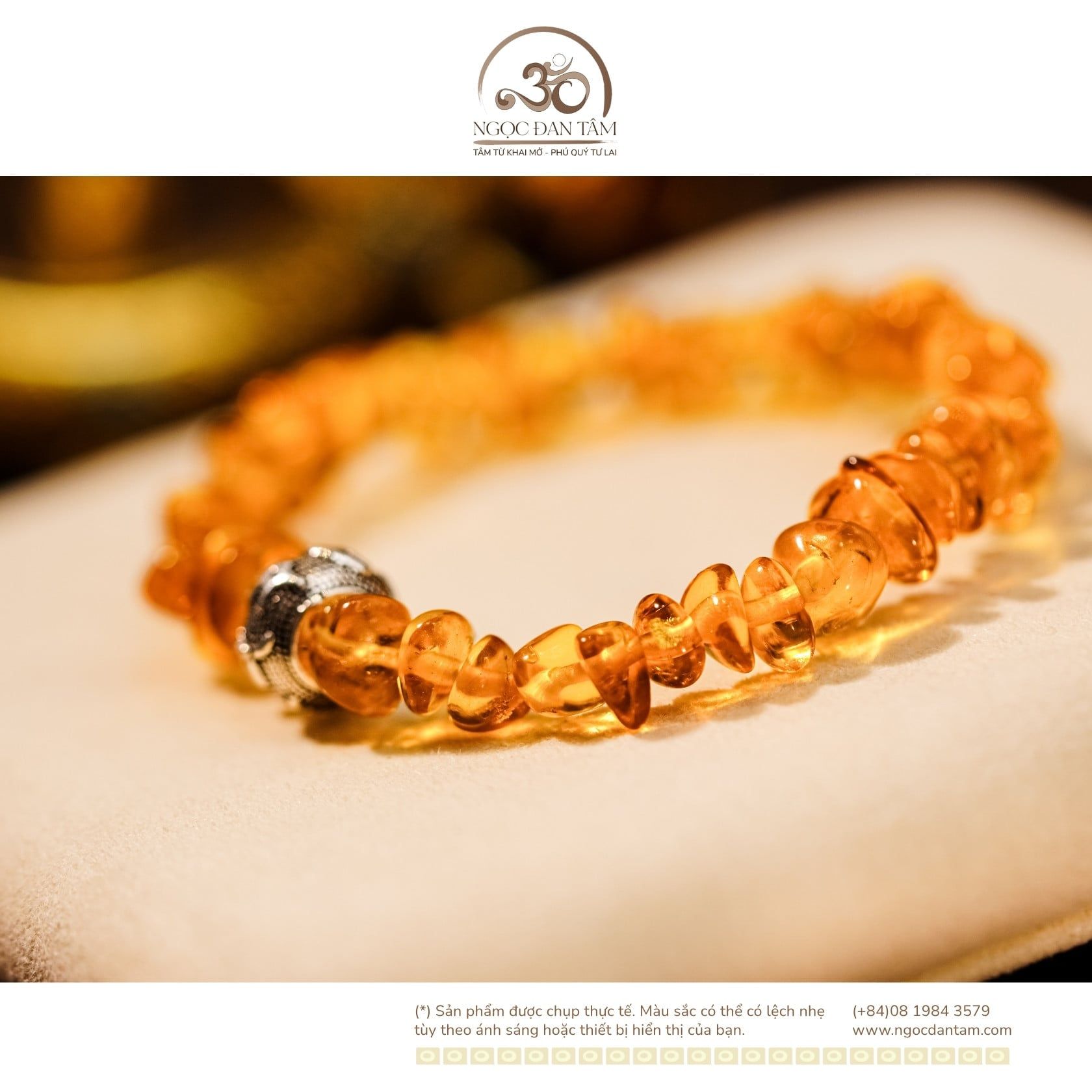  Vòng Tay Hổ Phách Cognac Phối Charm Chú Omani 