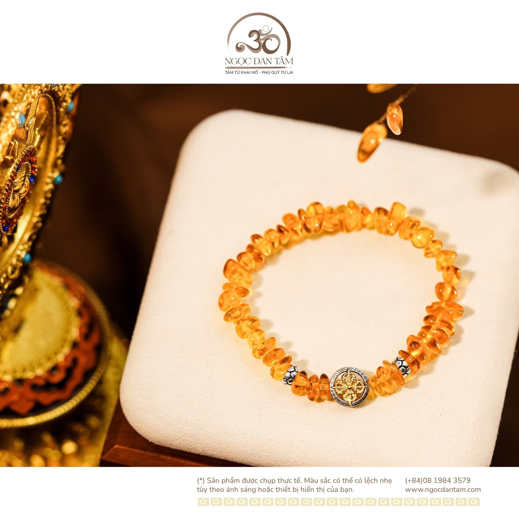  Vòng Tay Hổ Phách Cognac Phối Charm Bánh Xe Pháp Luân Nhỏ Và Charm Vảy Rồng 
