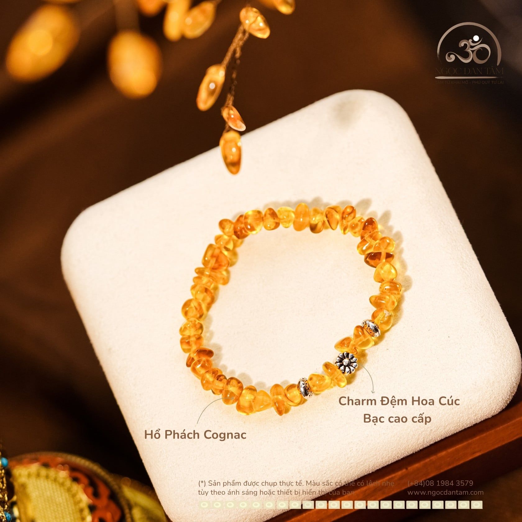  Vòng Tay Hổ Phách Cognac Phối Charm Đệm Hoa Cúc 