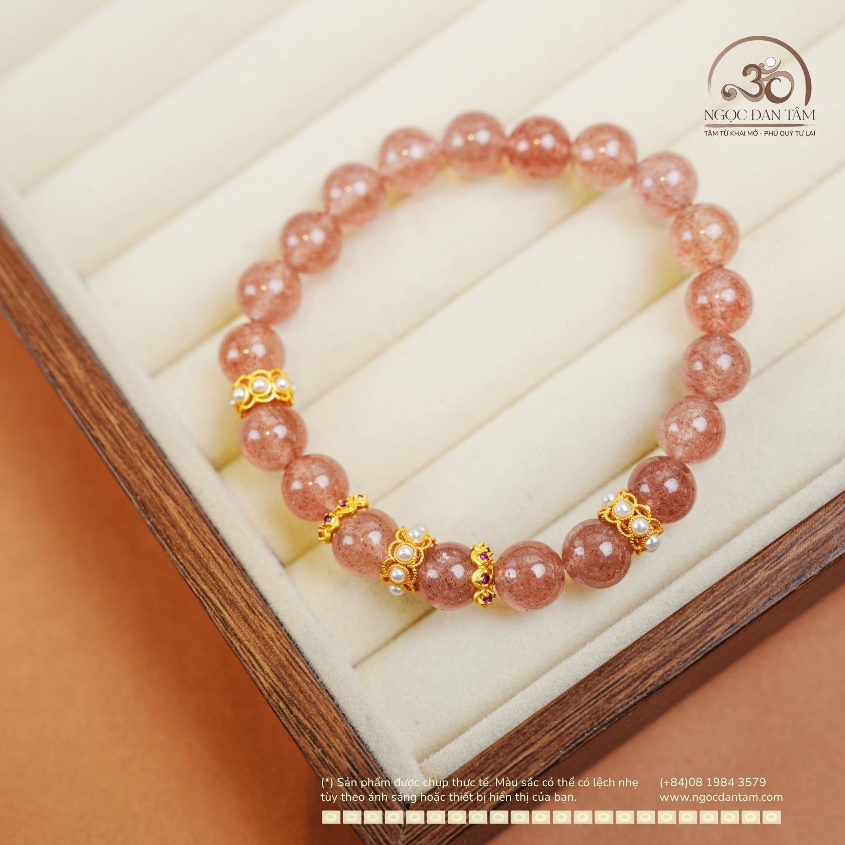  Vòng Tay Thạch Anh Dâu Tây 8mm 2A Phối Charm Hoa Mạ Vàng Cao Cấp 