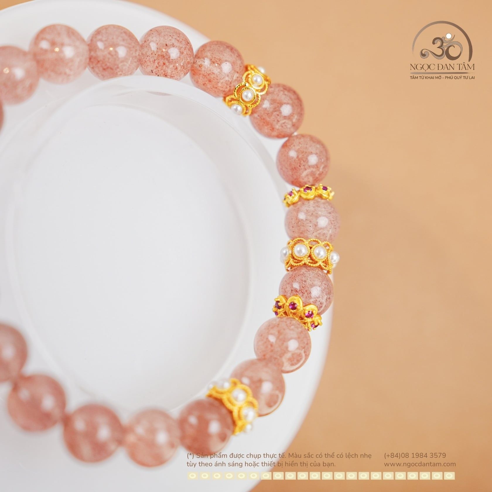  Vòng Tay Thạch Anh Dâu Tây 8mm 2A Phối Charm Hoa Mạ Vàng Cao Cấp 