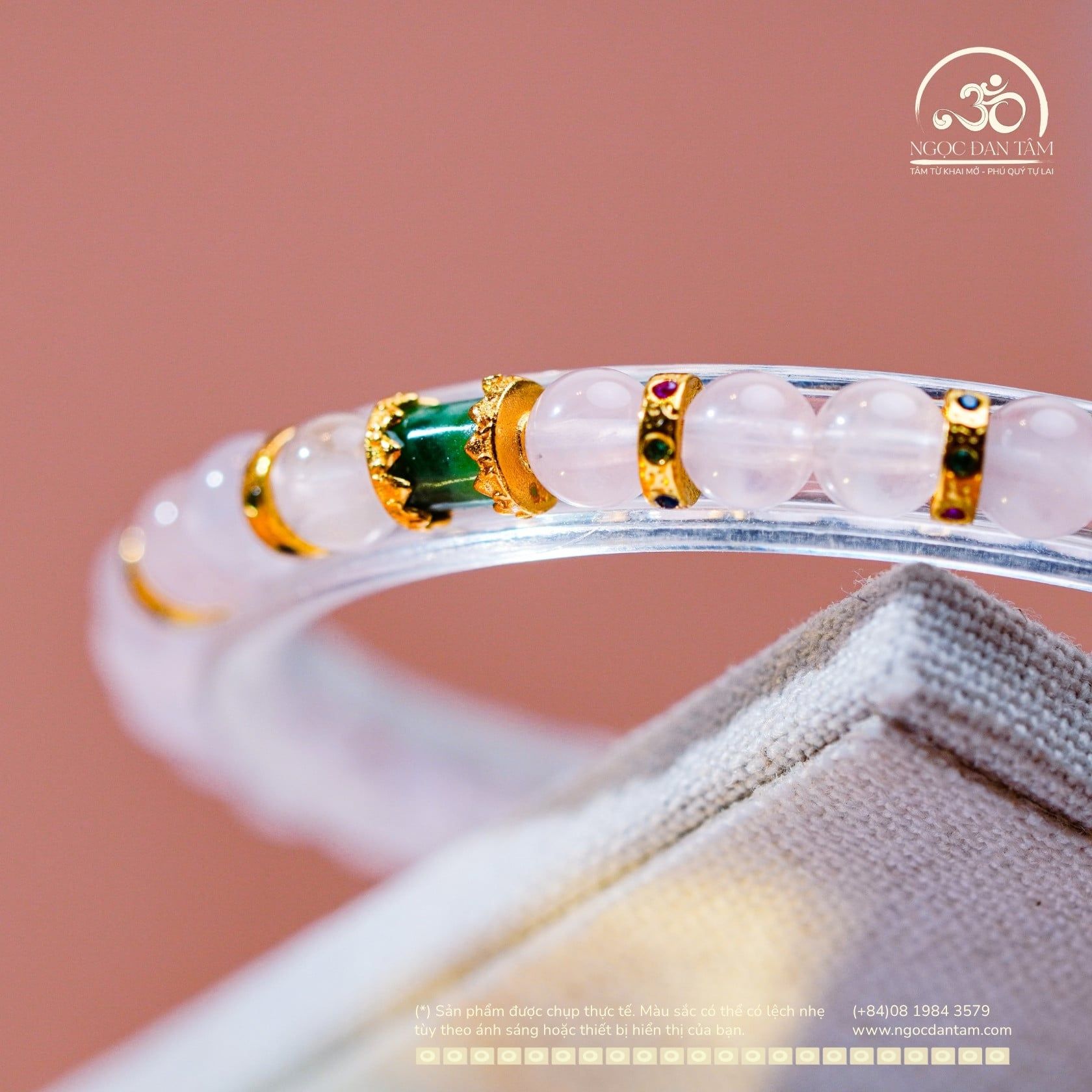  Vòng Tay Đá Thạch Anh Hồng 5mm 4A Phối Charm Trụ Xanh Ngọc Lục Bảo 