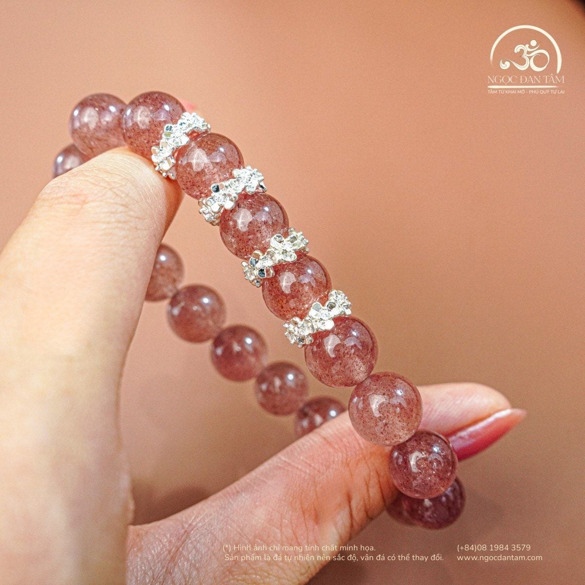  Vòng Tay Đá Thạch Anh Dâu Tây 10mm 2A Phối Charm Bạc 