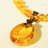  Vòng Cổ Hổ Phách Cognac Hoa Bay 