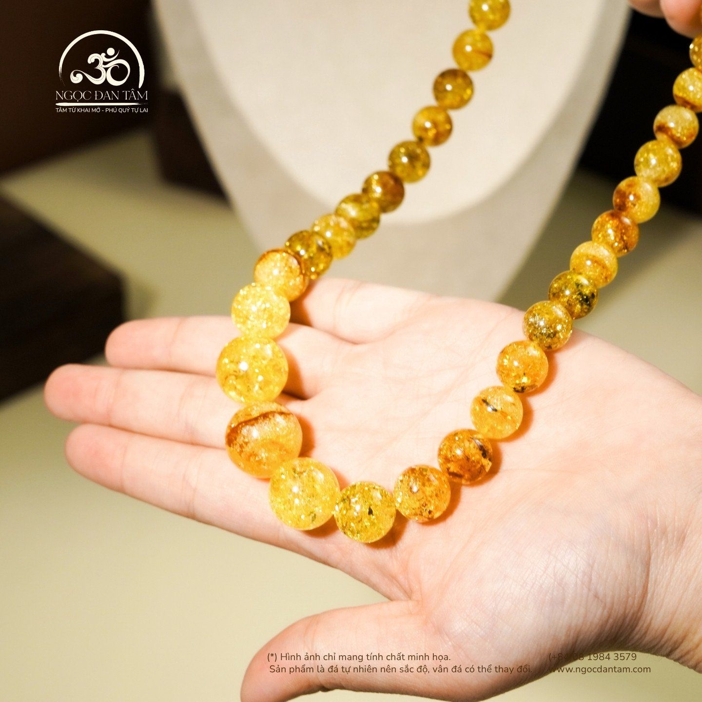  Vòng Cổ Hổ Phách Hoa Bay 37gram 