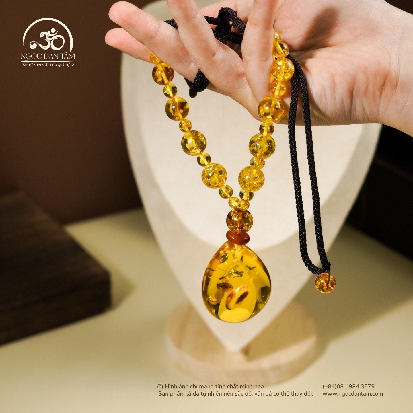  Vòng Cổ Hổ Phách Hoa Bay 30gram 