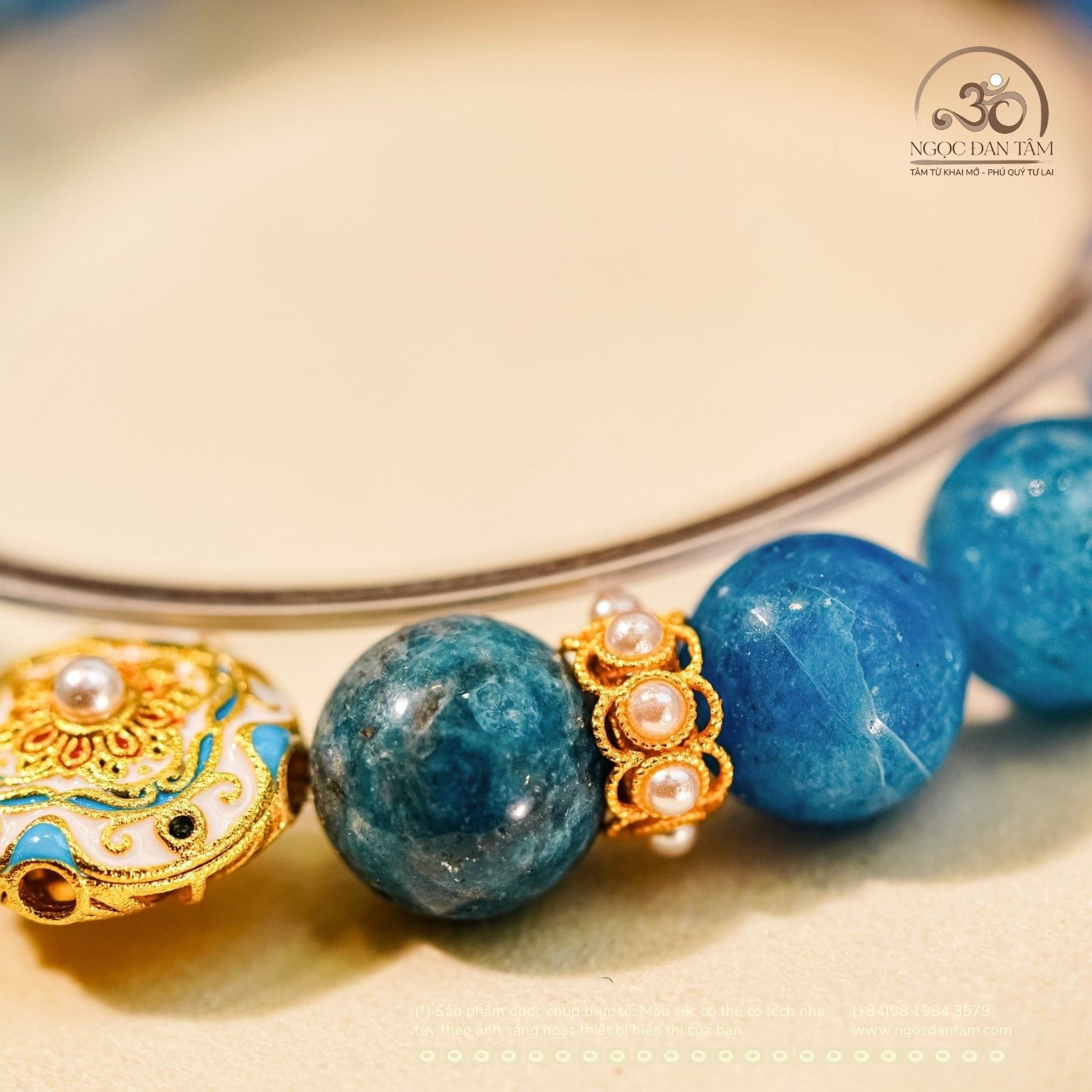  Vòng Tay Apatite 10mm 2A Phối Charm Sứ Thanh Hoa Đính Ngọc Trai 