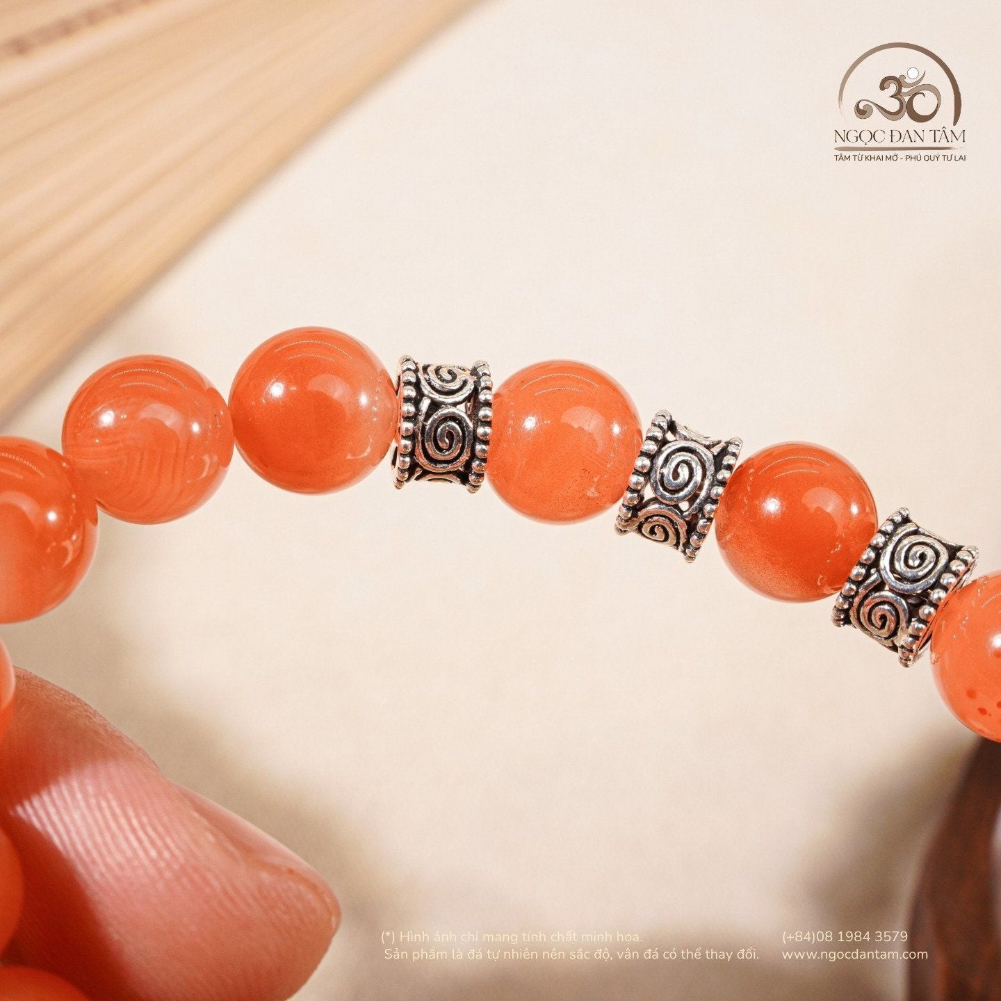  Vòng Tay Carnelian VIP 10mm 5A Phối Charm Bạc 