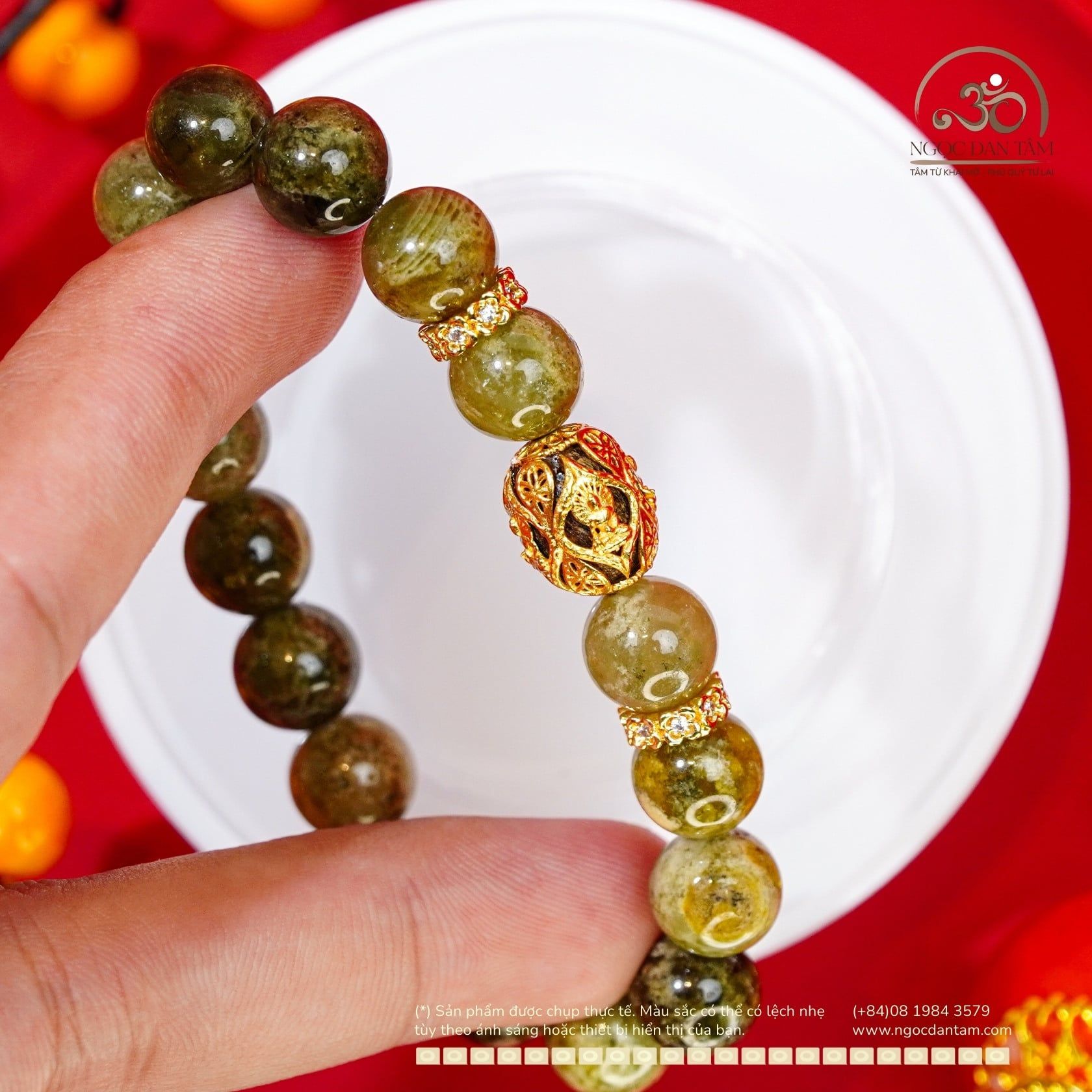  Vòng Tay Garnet Xanh 10mm 3A Phối Charm Tam Thánh Pháp Luân 