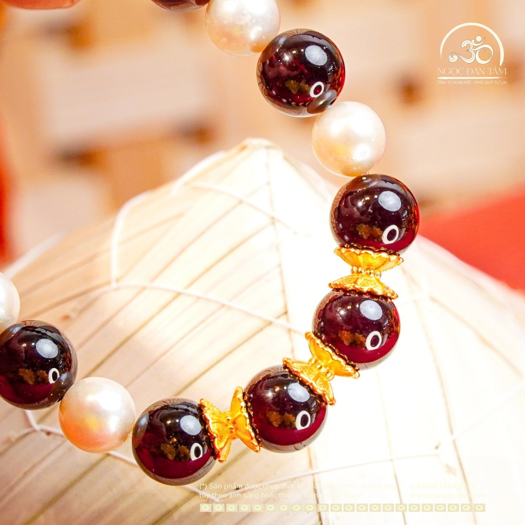  Vòng Tay Garnet Phối Charm Ngọc Trai Trắng 