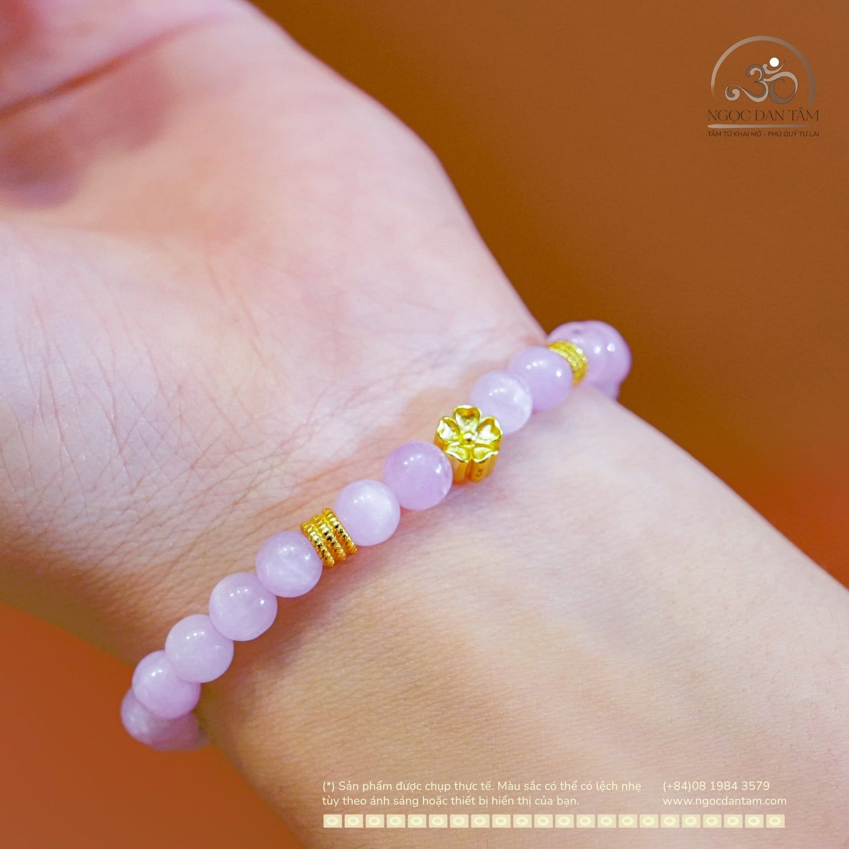  Vòng Tay Đá Kunzite 6mm 3A Phối Charm Hoa Mai 