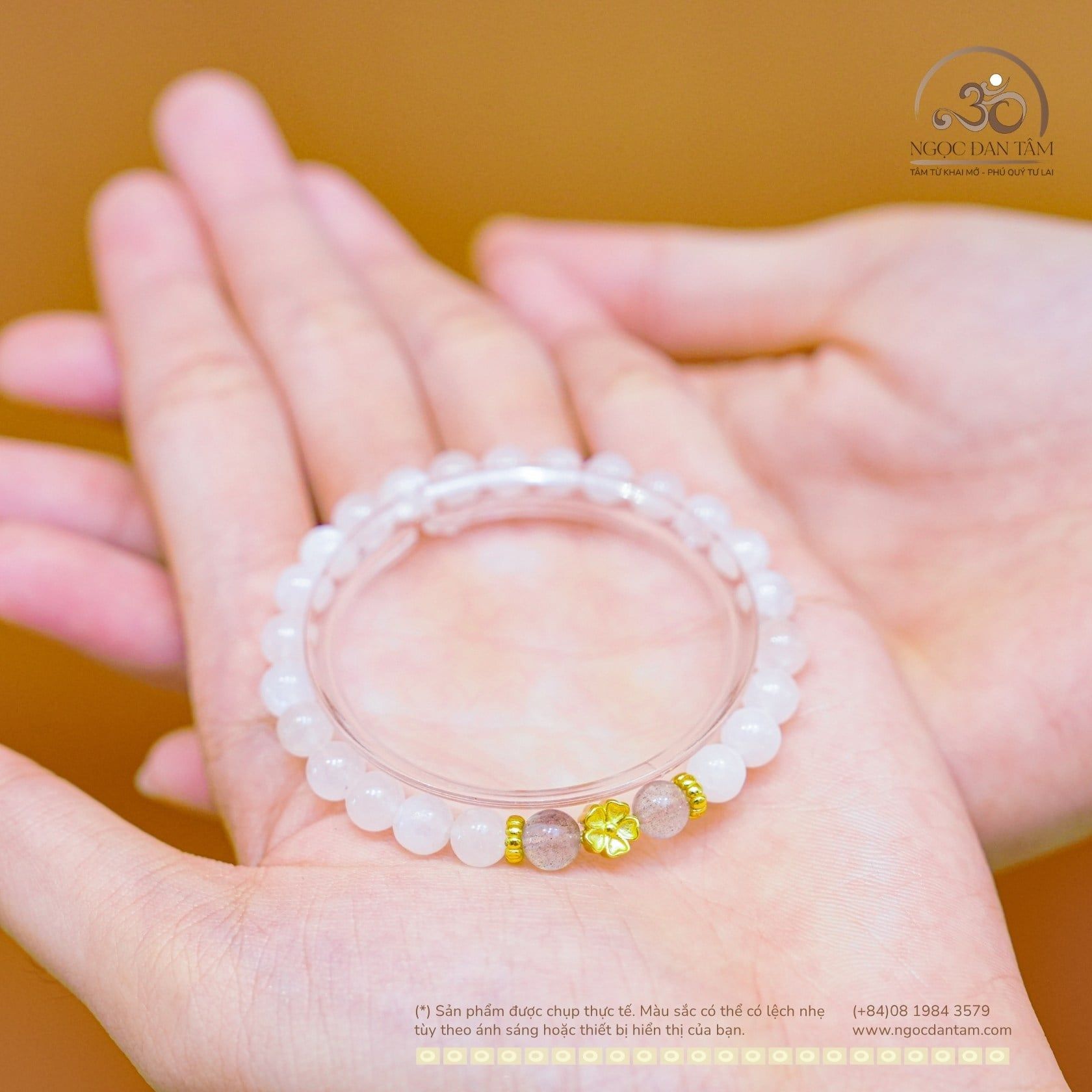  Vòng Tay Đá Mặt Trăng 6mm 3A & Xà Cừ 6mm 5A Phối Charm Hoa Mai 