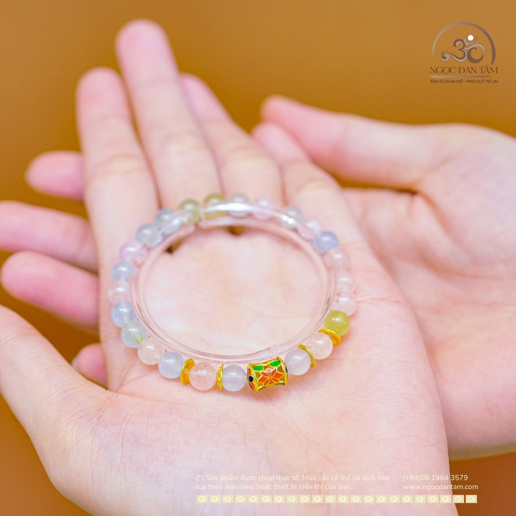  Vòng Tay Đá Morganite 6mm 3A Phối Charm Trụ Tường Vân 