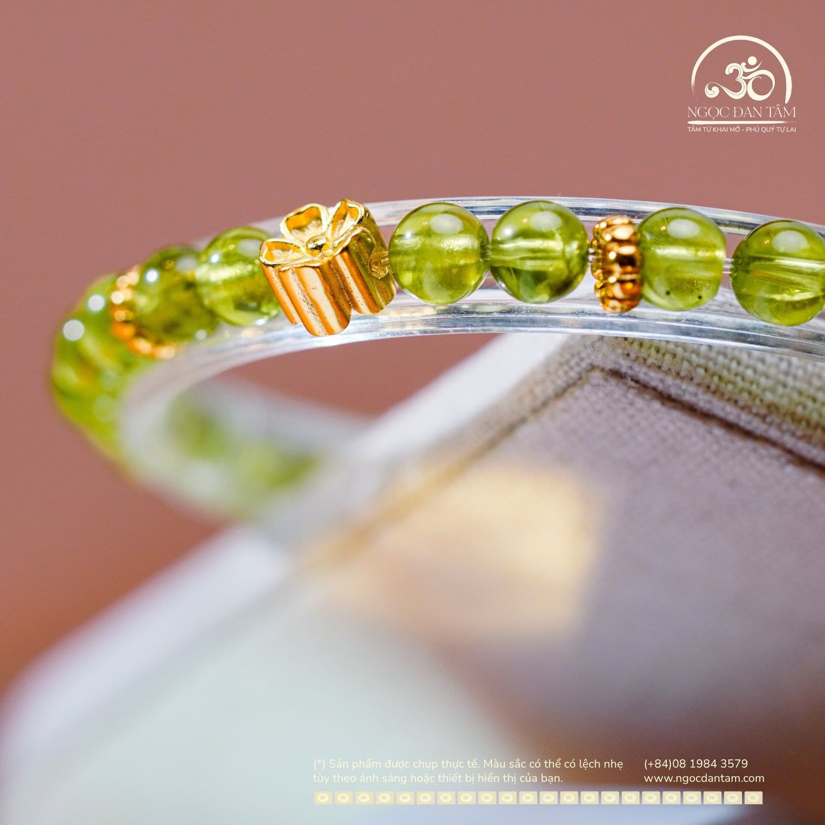  Vòng Tay Đá Peridot 6mm 5A Phối Charm Hoa Mai 