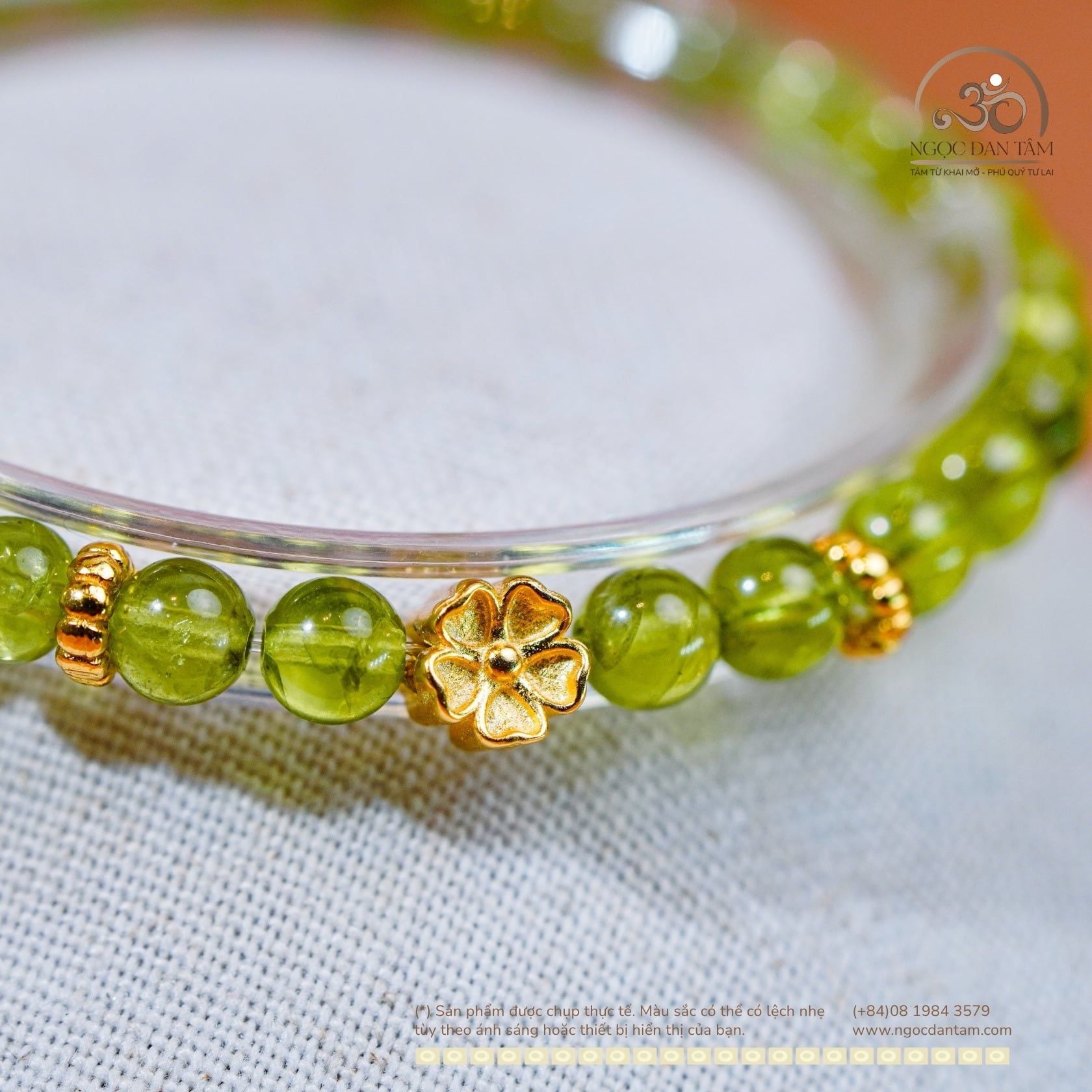  Vòng Tay Đá Peridot 6mm 5A Phối Charm Hoa Mai 
