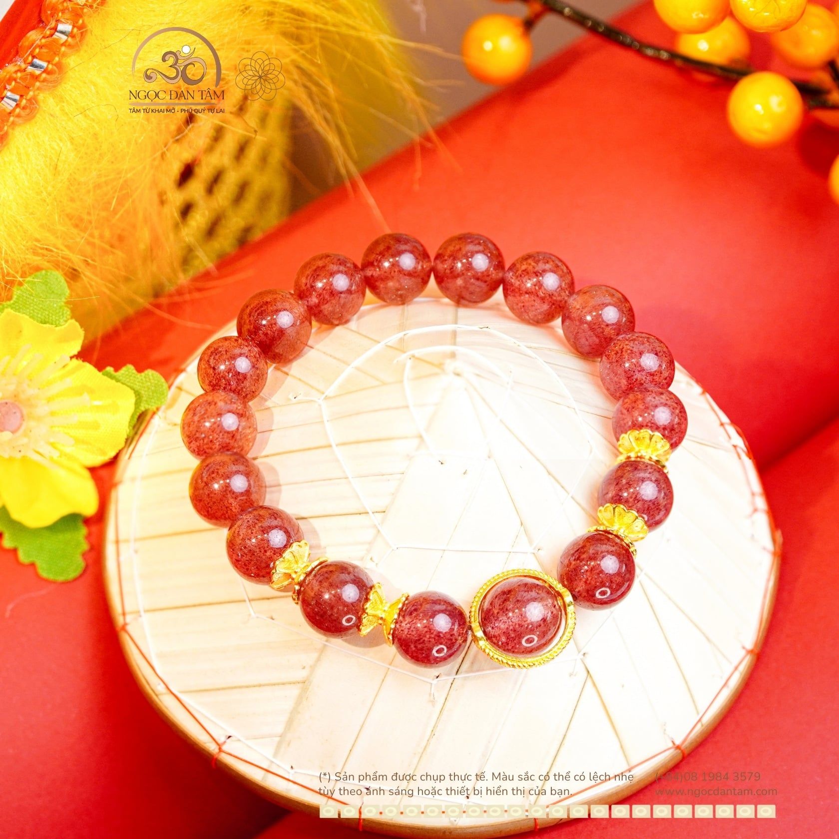  Vòng Tay Dâu Tây 9-10mm 5A Phối Charm Bọc Đá 