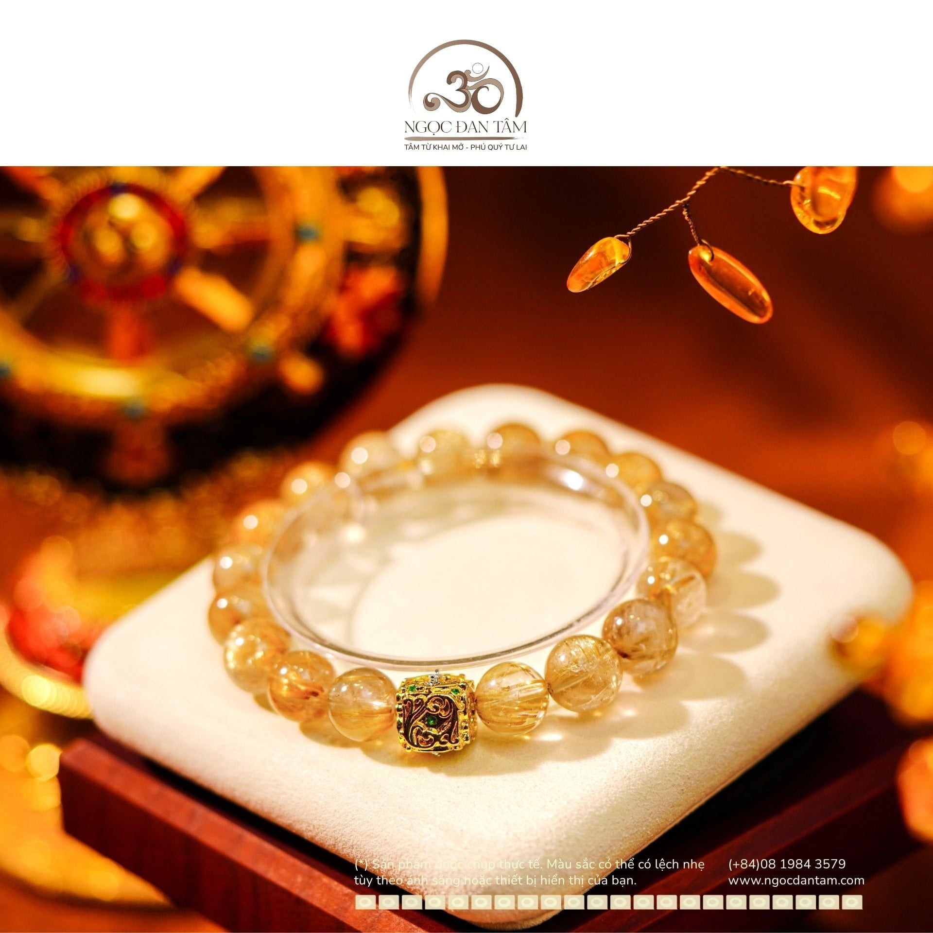  Vòng Tay Thạch Anh Tóc Vàng 11mm 7A Phối Charm Vuông Chữ Kim Cang Lớn 