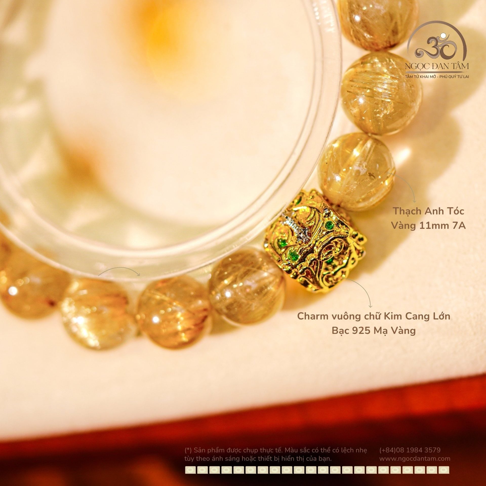  Vòng Tay Thạch Anh Tóc Vàng 11mm 7A Phối Charm Vuông Chữ Kim Cang Lớn 
