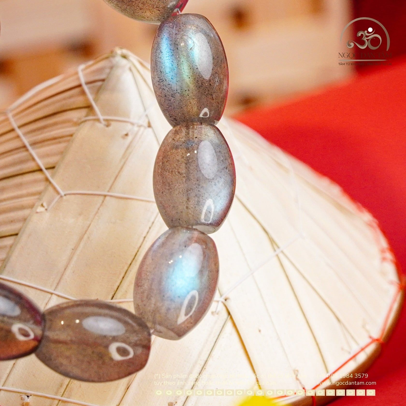  Vòng Tay Nguyệt Quang Lục Tự ( Đá Xà Cừ Lu Thống 10mm Phối Charm ) 