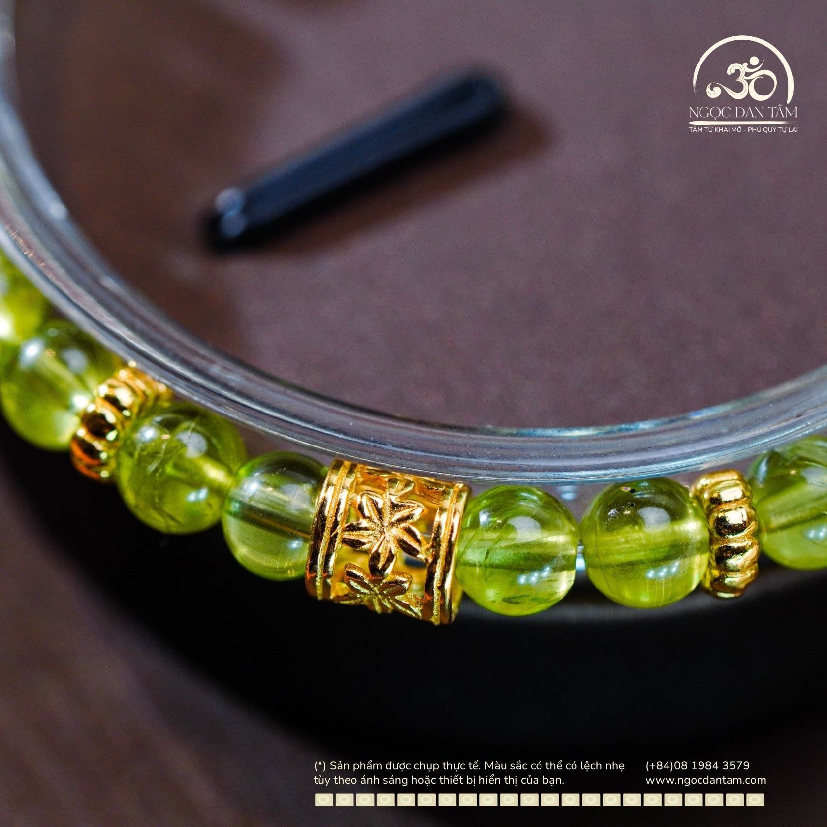  Vòng Tay Đá Peridot 6mm 5A Phối Charm Trụ Hoa 5 Cánh 