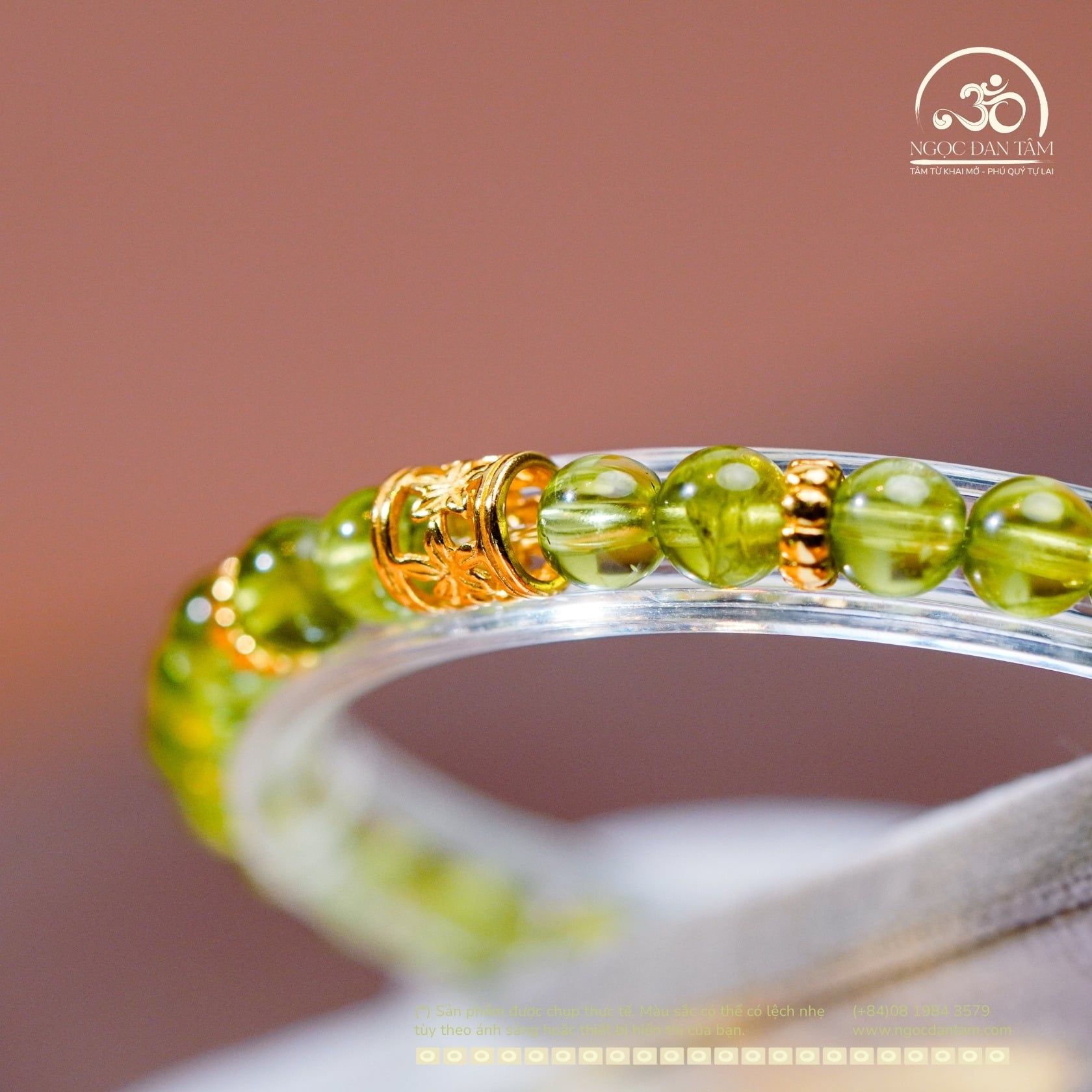  Vòng Tay Đá Peridot 6mm 5A Phối Charm Trụ Hoa 5 Cánh 