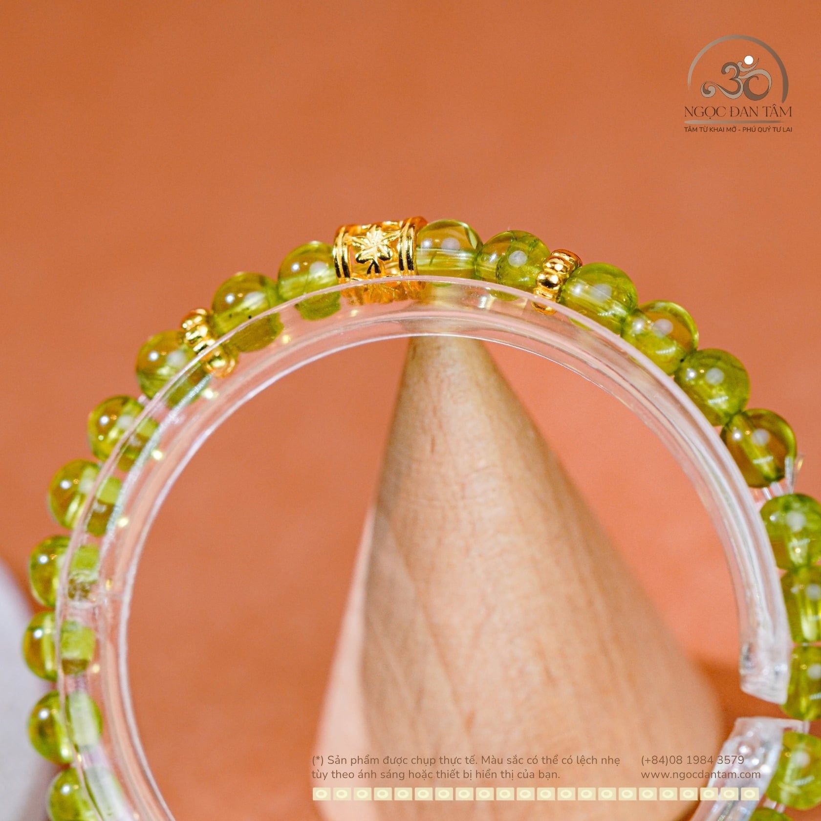  Vòng Tay Đá Peridot 6mm 5A Phối Charm Trụ Hoa 5 Cánh 