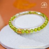  Vòng Tay Đá Peridot 6mm 5A Phối Charm Trụ Hoa 5 Cánh 