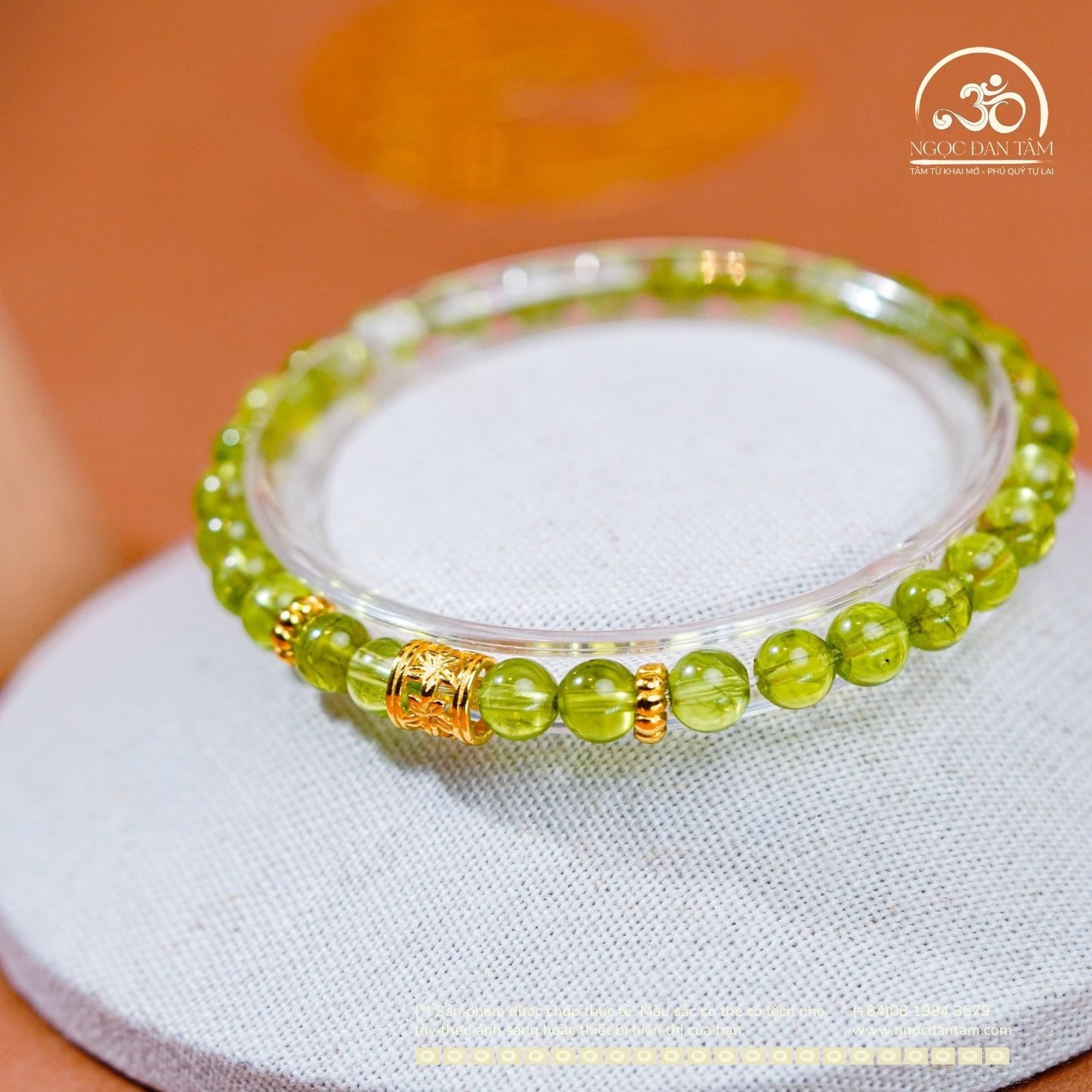  Vòng Tay Đá Peridot 6mm 5A Phối Charm Trụ Hoa 5 Cánh 