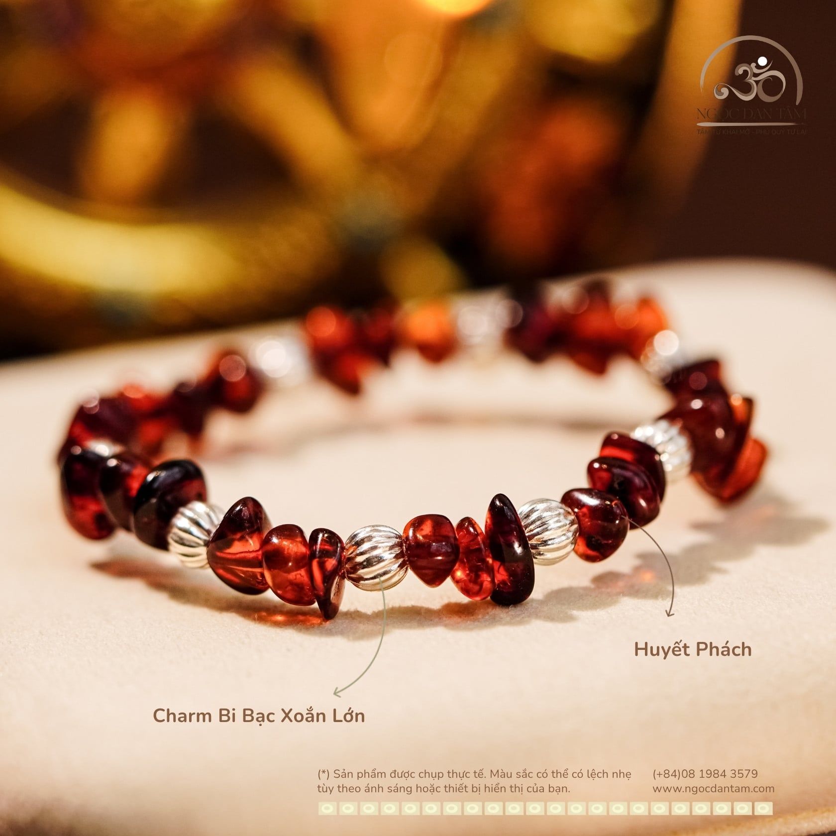  Vòng Tay Huyết Phách Phối Charm Bi Bạc Xoắn Lớn 