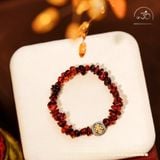  Vòng Tay Huyết Phách Phối Charm Bánh Xe Pháp Luân Nhỏ 