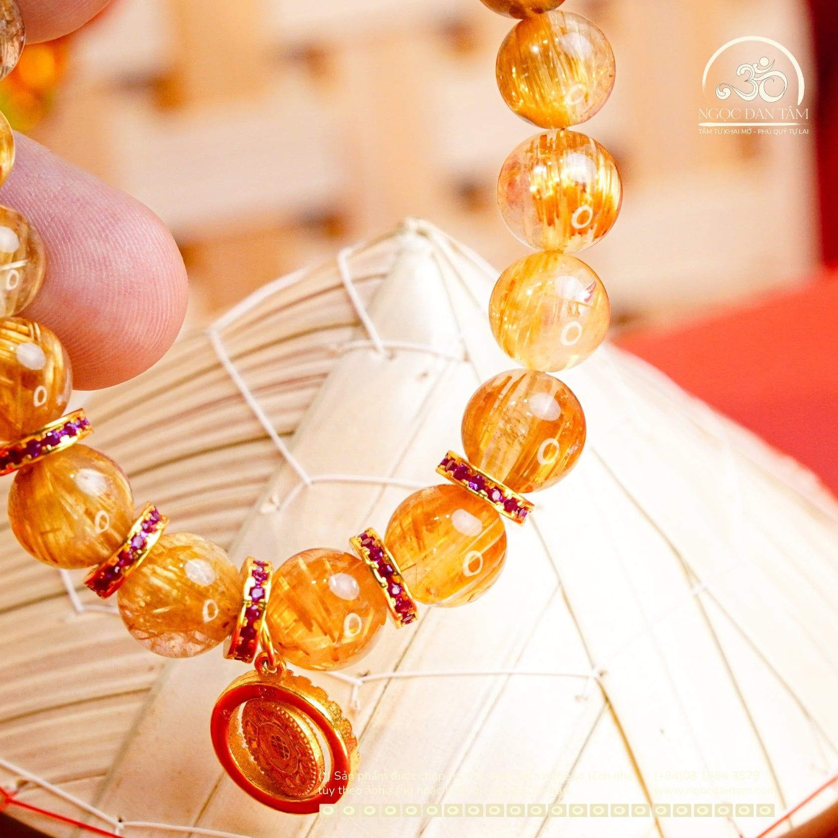  Vòng Tay Thạch Anh Tóc Vàng Đồng Trục Vip 8mm Phối Charm Đính Đá 