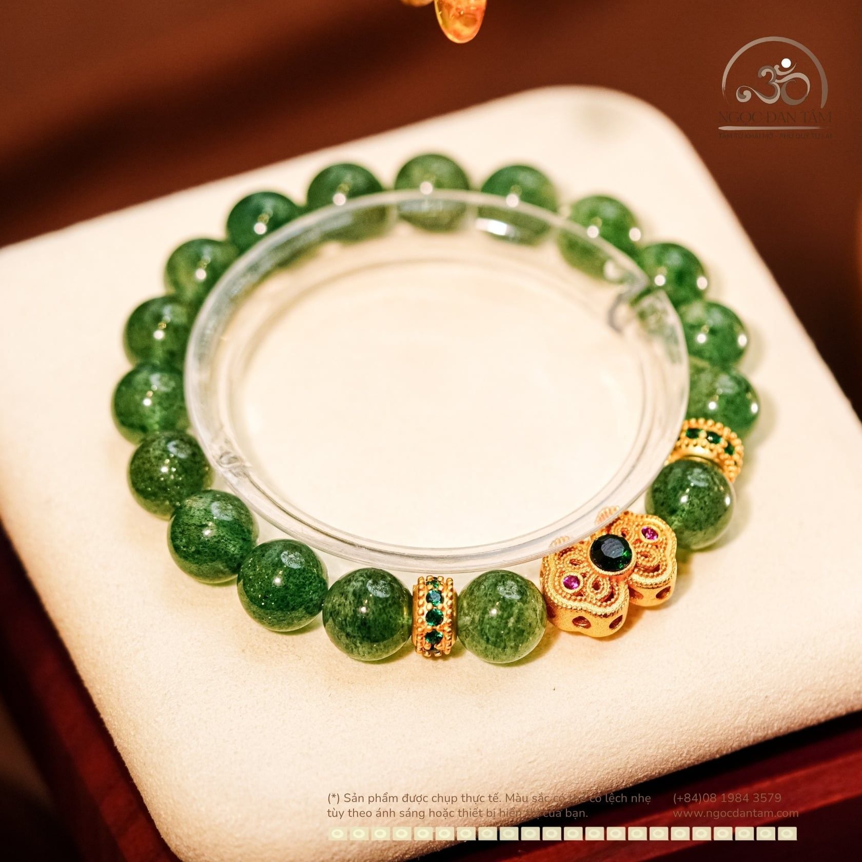  Vòng Tay Thạch Anh Dâu Xanh 10mm 5A Phối Charm Nơ Đính Ngọc Lục Bảo 