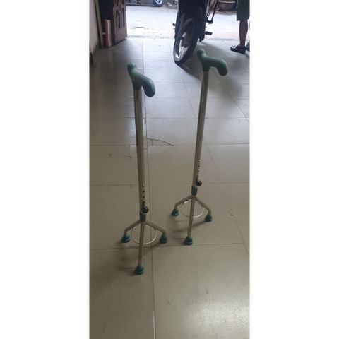 GẬY TẬP ĐI 3 CHÂN INOX – VIỆT NAM