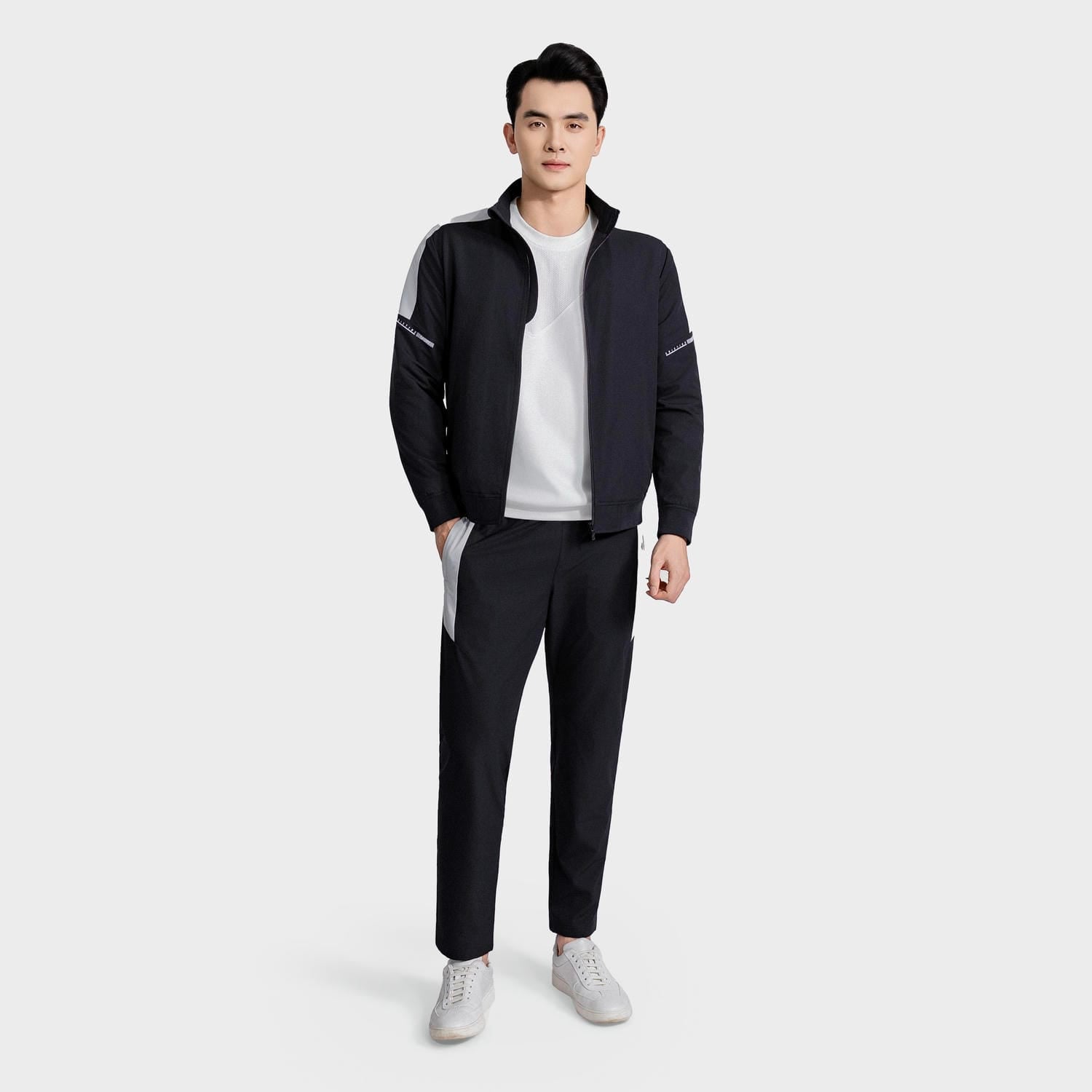 Bộ Đồ Gió Nam Aristino Regular Fit AJS003BS0