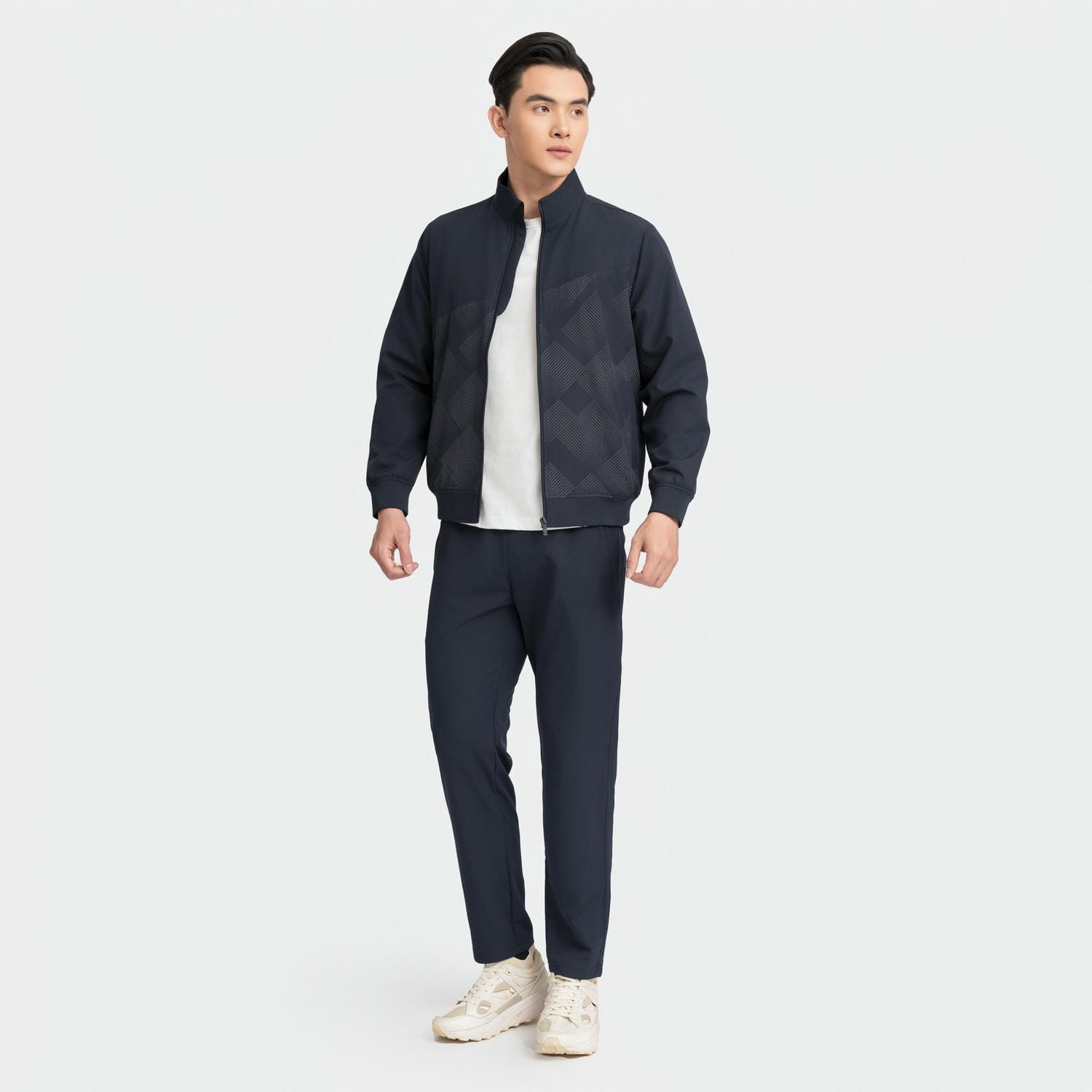 Bộ Đồ Gió Nam Aristino Active Regular Fit AJS005BS0