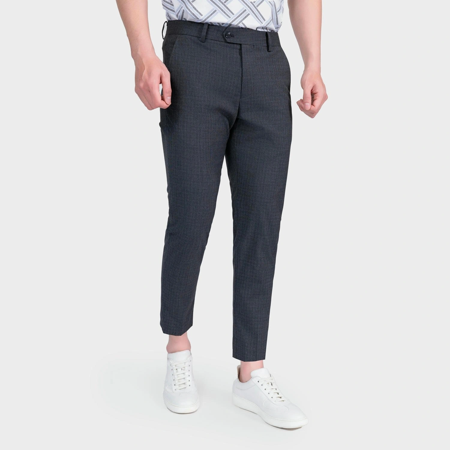 Quần Âu Nam Đen Kẻ Aristino Cropped ATR0450S3