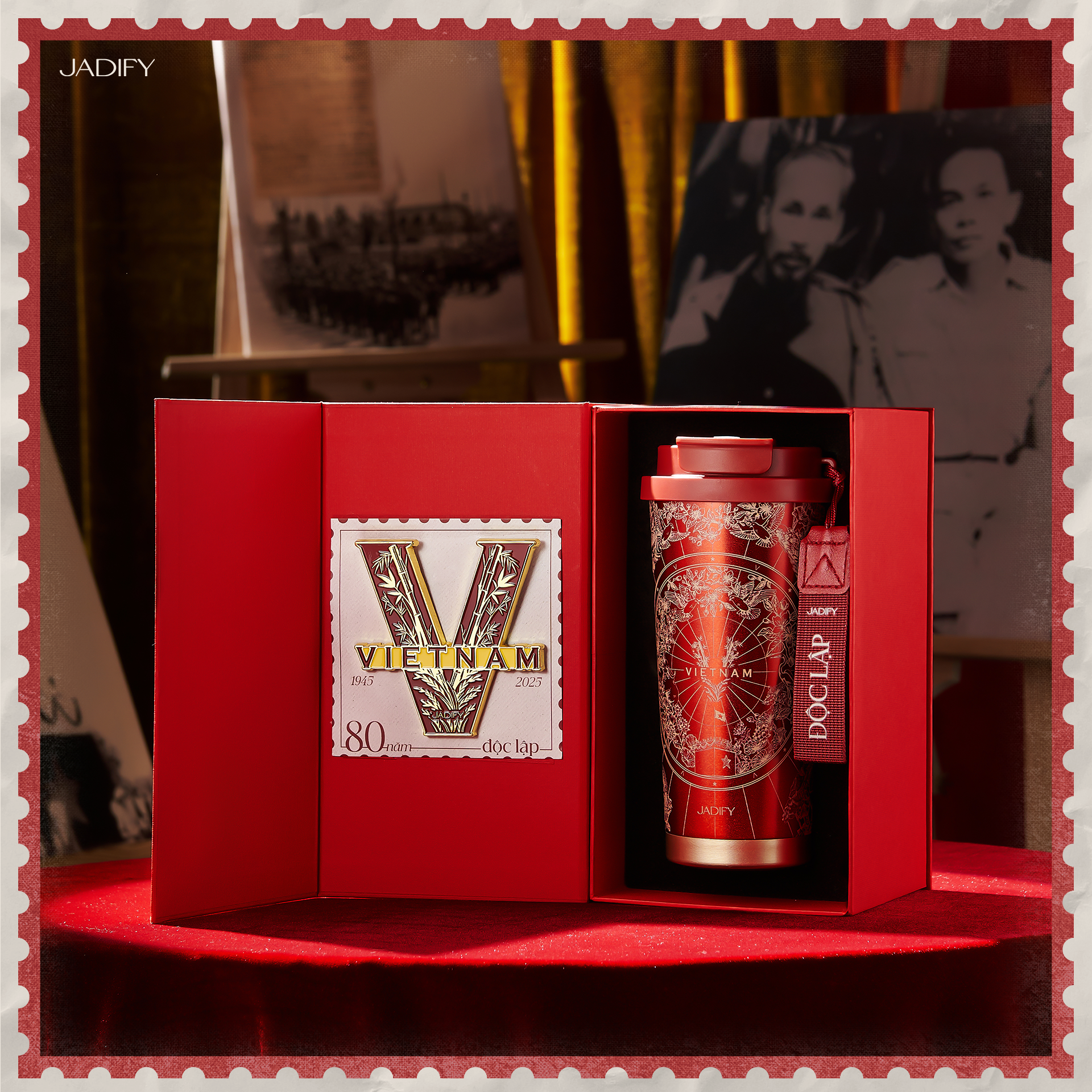  Hộp Quà Tặng Hoa Sen Kèm Quai Xách 