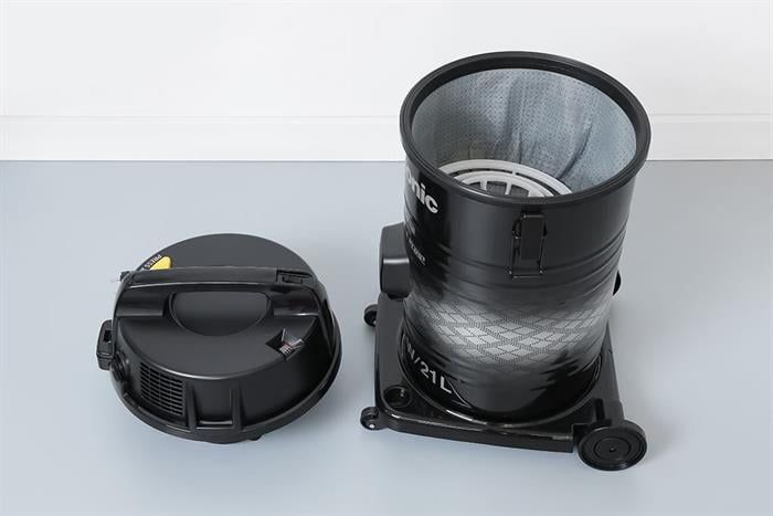 Máy hút bụi công nghiệp Panasonic MC-YL637SN49