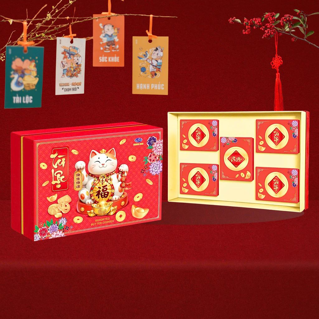 Hộp Bánh Mèo Thần Tài Tết 2026 – Kèm Túi Giấy Cao Cấp (720g)