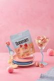  Socola Queenam phủ trái dâu sấy 60g 