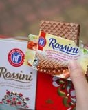 Bánh xốp nhân socola hạt phỉ Rossini Floral 208g