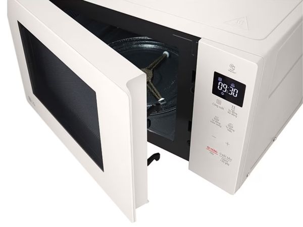 Lò vi sóng LG MS2032GIK.BSEPLVN