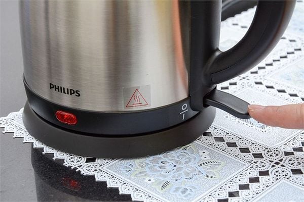 Bình đun siêu tốc Philips HD9306/03