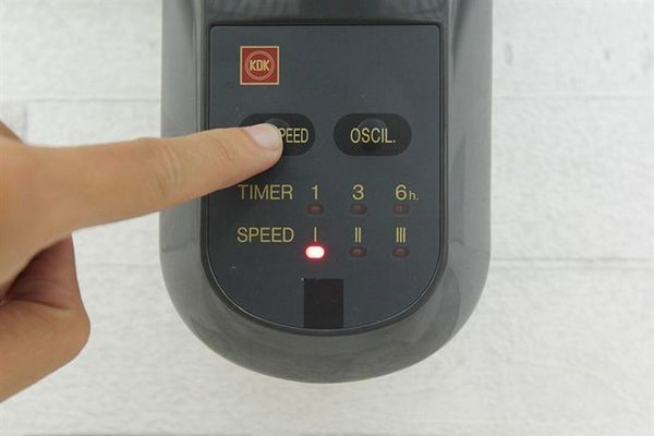 Quạt treo tường KDK M40M