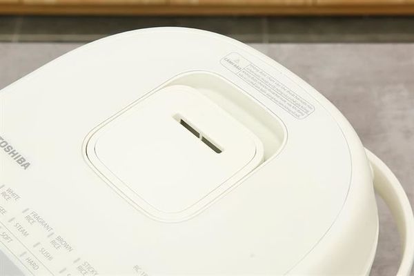 NỒI CƠM ĐIỆN TỬ TOSHIBA RC-18DR4TVN