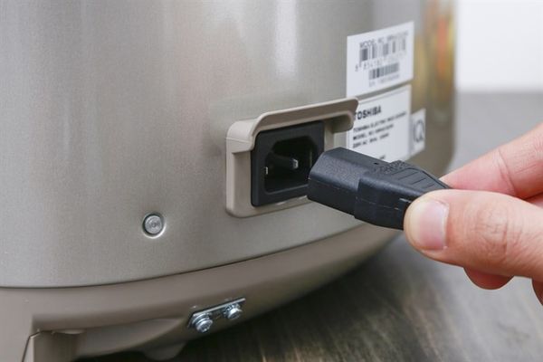 NỒI CƠM ĐIỆN TOSHIBA RC-18RH(CG)VN