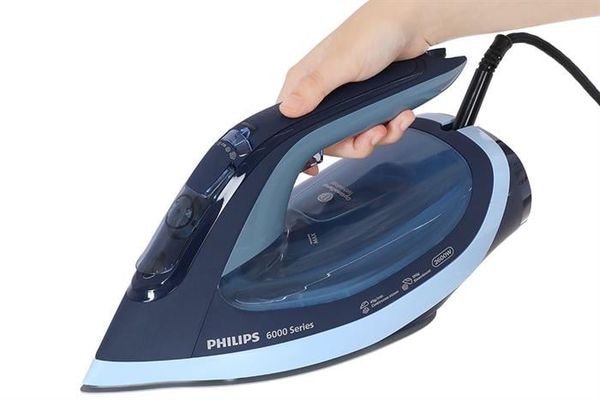 Bàn ủi hơi nước Philips DST6120/20