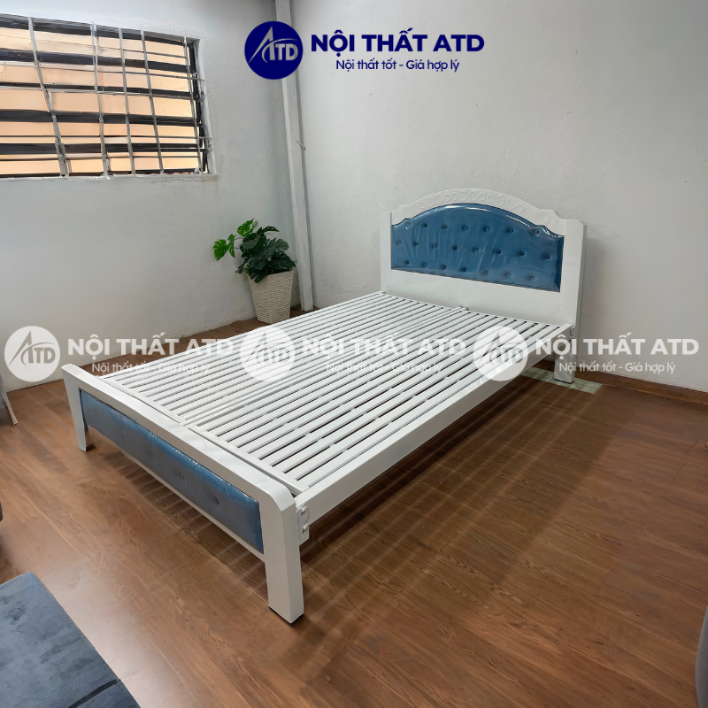  Giường sắt hộp 5x10 trắng xanh 