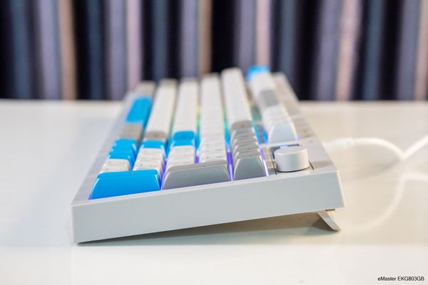 Bàn phím Silent eMaster EKG803GB LED RGB - Màu trắng xanh