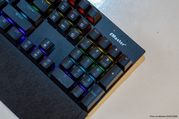 Bàn phím cơ Gaming eMaster EKM720BB - Màu đen